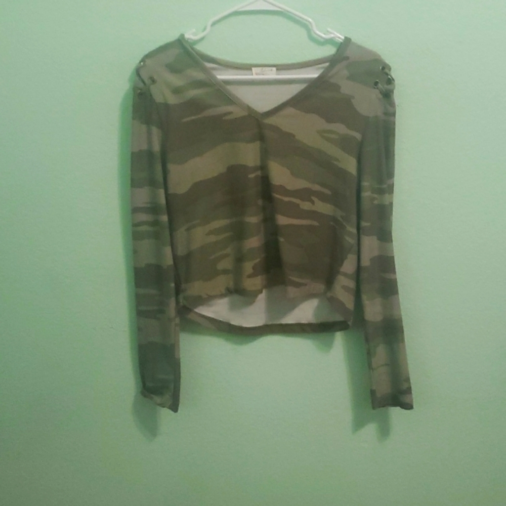 Large long sleeve croped shirt